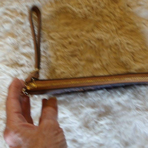 NWOT. Calvin Klein large wristlet. - Picture 4 of 5